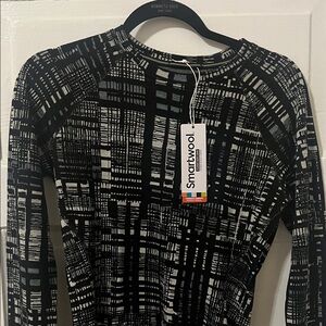 (NWT) WOMENS (M) Smartwool Black Digi Plaid Base Layer Merino Wool Top
